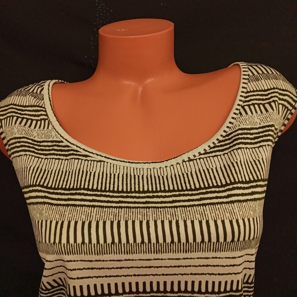 2X Sag harbor Woman African print sleeveless round neck casual to dressy top - Picture 4 of 9